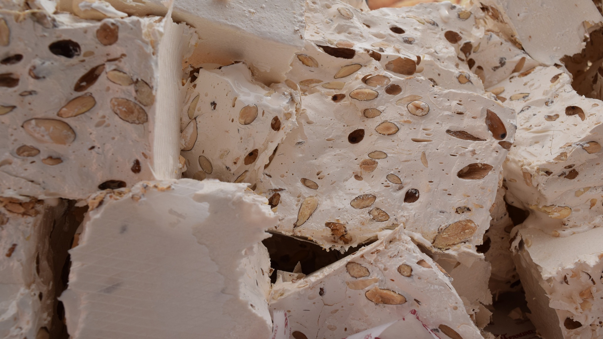 Torrone di mandorle