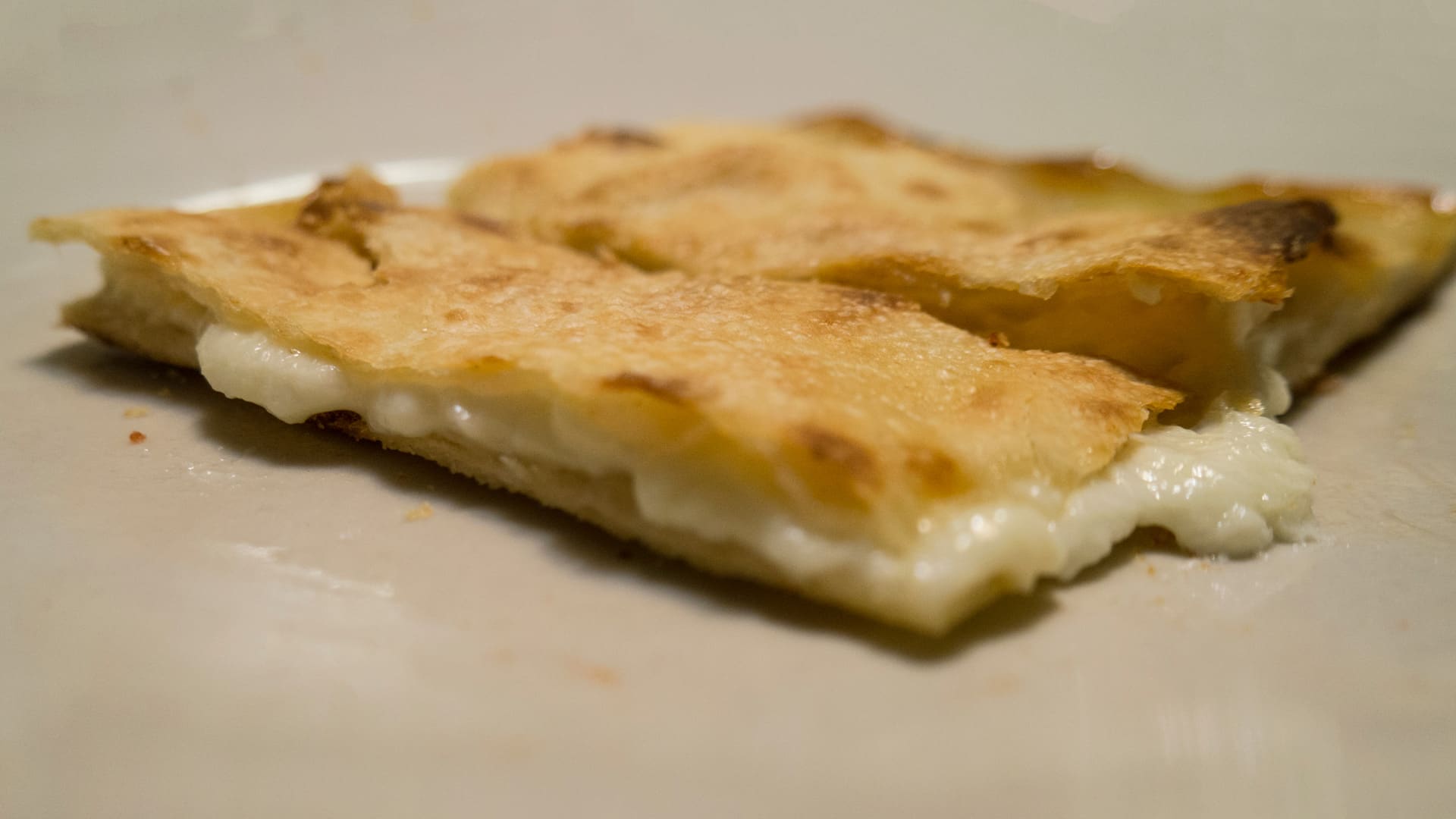 Focaccia di Recco col formaggio